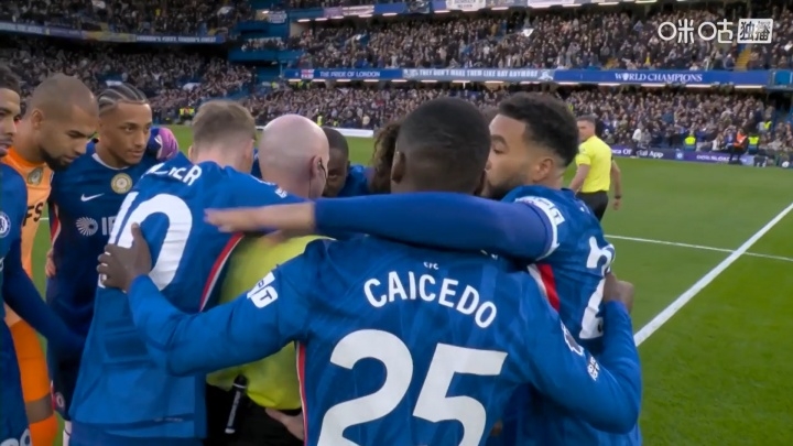 [曼联]今日趣图：重生成B费，我觉醒了摊手十次球队就能进一球的能力(图2)