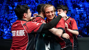 【球盟会】G2晋级胜者组下一轮 将与BLG争夺首个组内赛出线名额