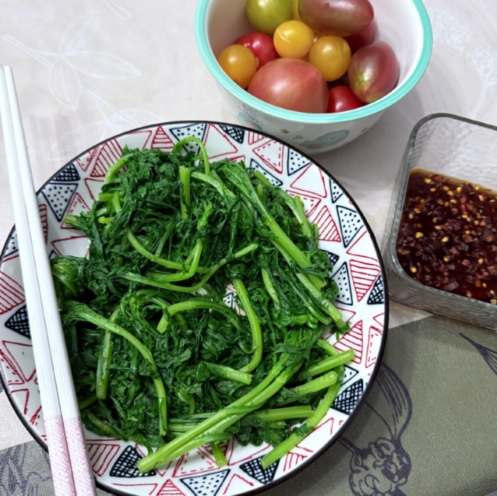 解说鼓鼓晒照:到家惹!阴雨天好冷啊!!!🥶