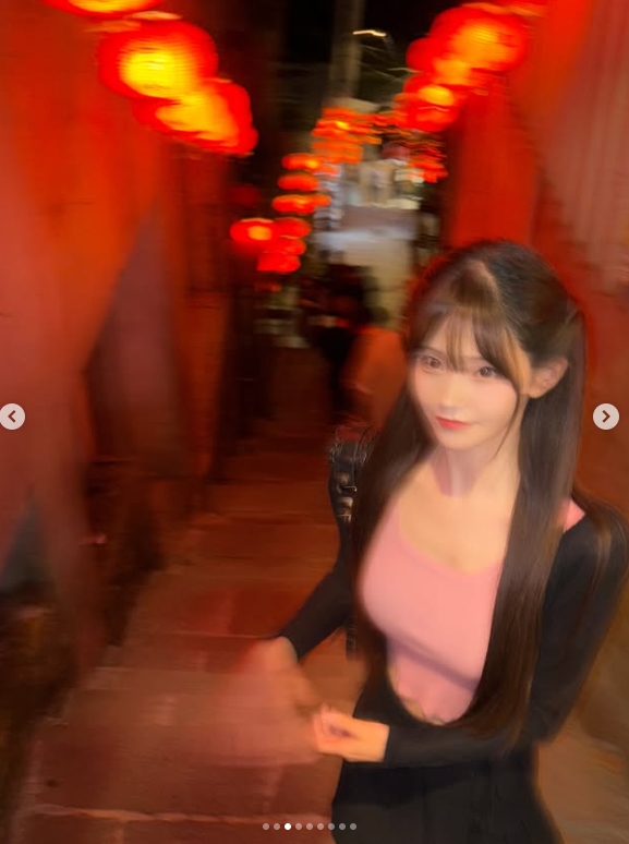 韩版《完蛋美女》演员mj晒照：跟诡秘一起逛夜市💗💗💗