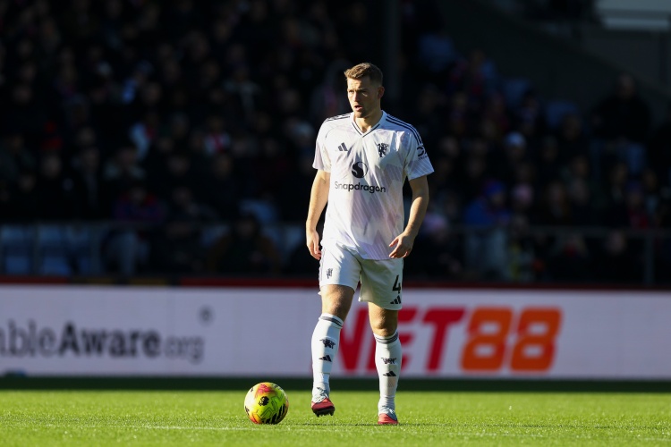 [值得一看]已伤缺4个月！记者：德里赫特仍受背伤困扰，本赛季可能无法出场(图1)