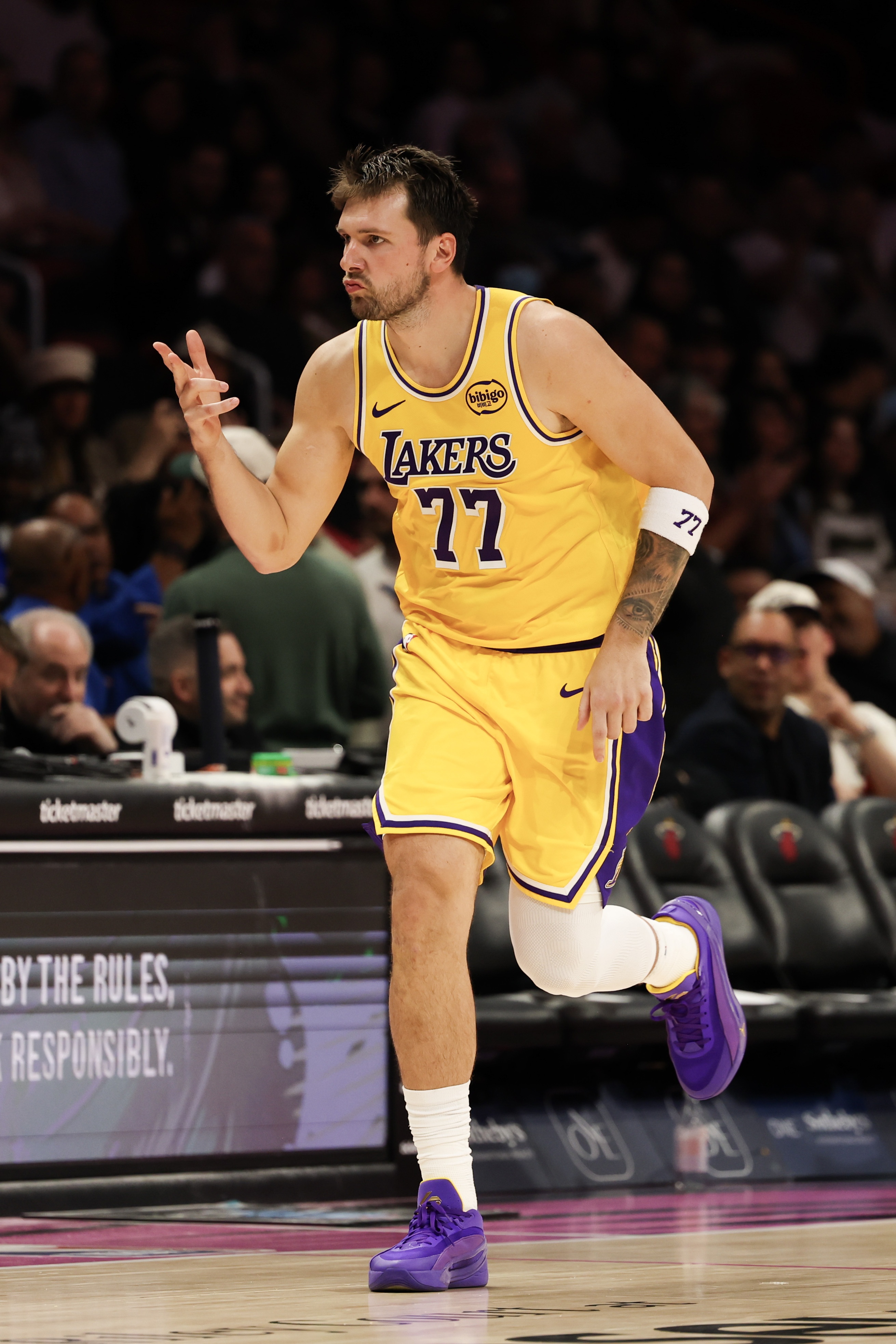 [精彩资讯]防守差被点名？东契奇本季被单挑每回合丢0.844分 略逊于阿门(图1)