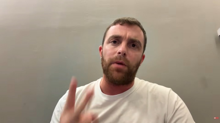 【体育资讯】身价7500万！罗马诺证实：曼联几周前与吉马良斯经纪人进行了会面(图2)