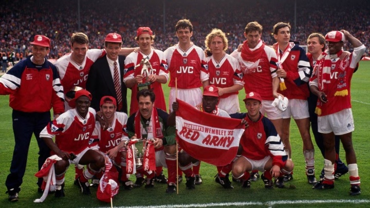 [体育头条]鹿死谁手？阿森纳争夺33年来联赛杯首冠，瓜帅冲击曼城生涯19冠(图2)