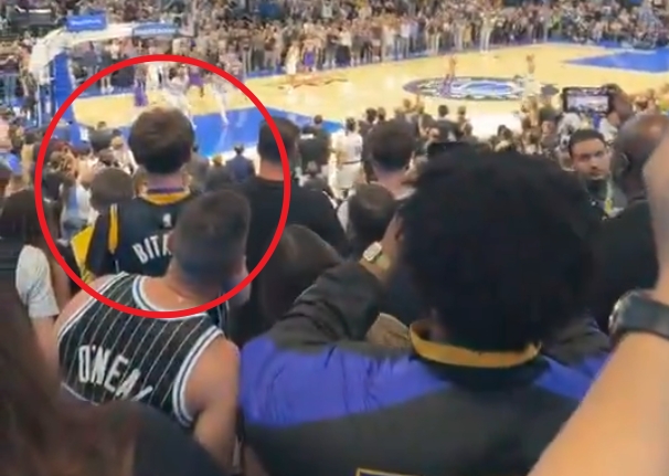  永远的赢家！湖人绝杀后 小球迷迅速将魔术球衣换为詹姆斯球衣