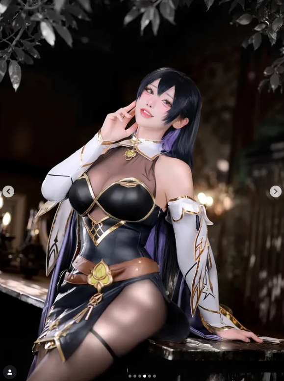 好显眼的痣🤤韩国Coser Yasal晒照：这身材谁看了不迷糊！