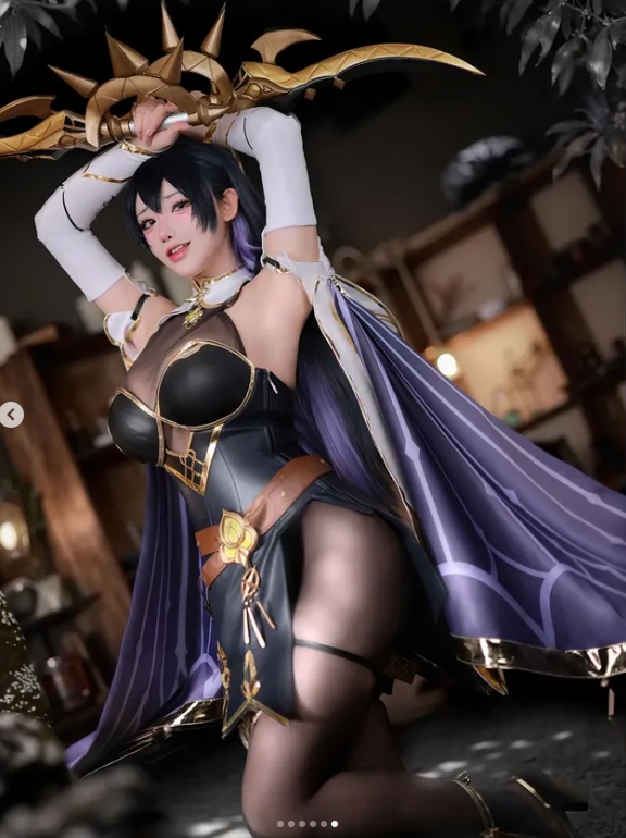 好显眼的痣🤤韩国Coser Yasal晒照：这身材谁看了不迷糊！