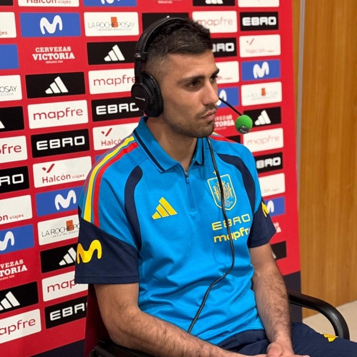 [体育报道]曼城跟队谈罗德里示好皇马：罕见多次接受西媒采访，时机值得玩味(图1)