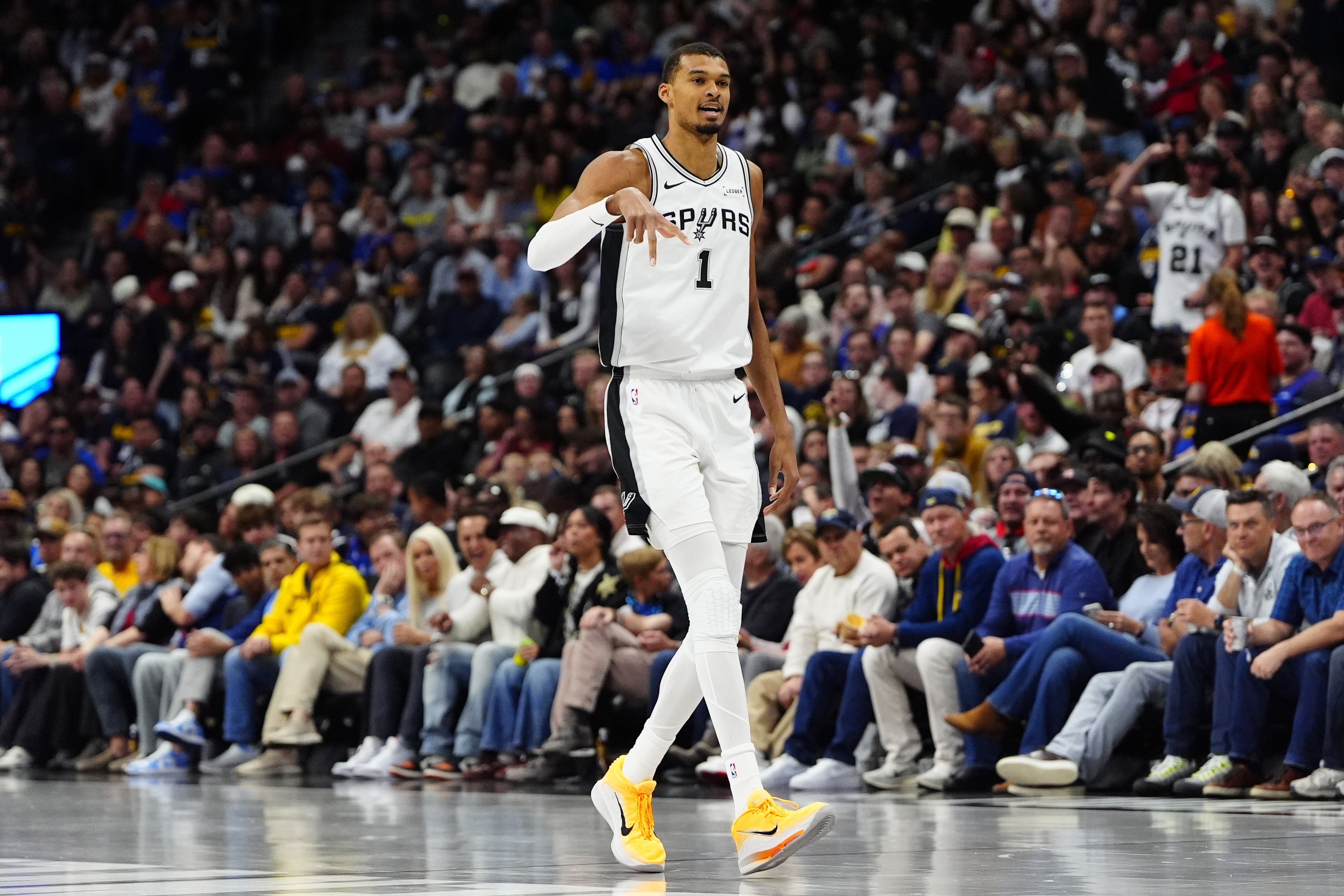  文班：我生涯的胜率还不到50% 但我们还有时间来实现这一点