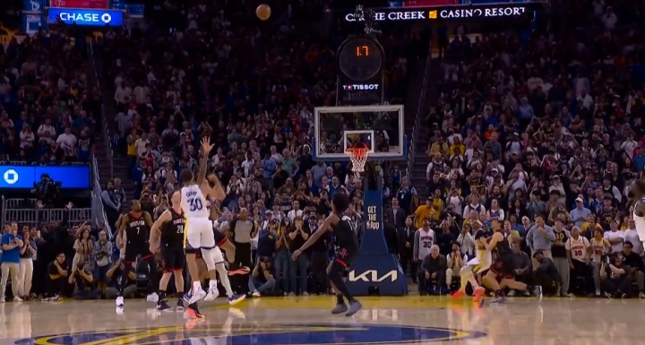 【NBA】杜兰特助攻申京强起放篮绝杀！库里3分反绝杀不中 梅尔顿补篮超时(图2)