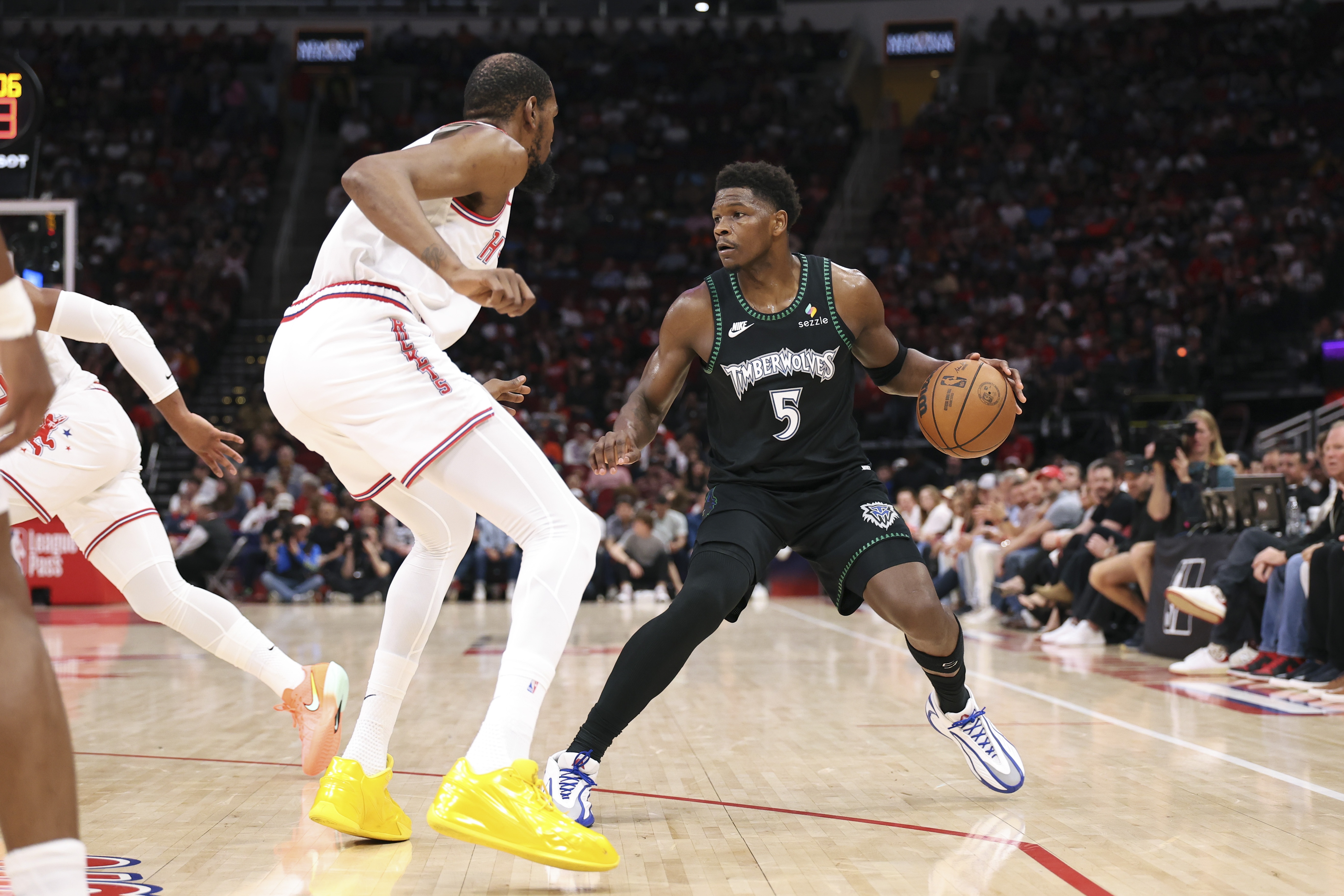 对阵偶像占优！爱德华兹生涯和杜兰特交手战绩8胜6负