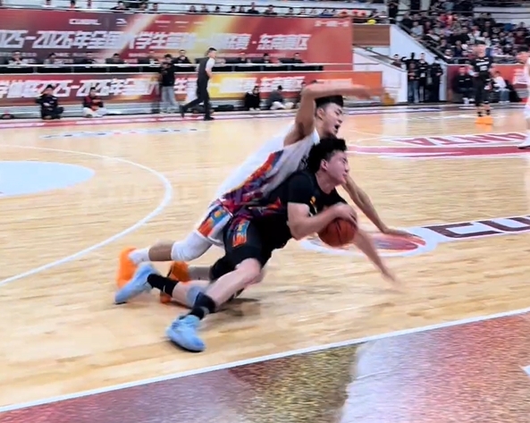  冤家路窄！华大狂胜厦大39分 周鲁男&林晨耀场下继续针锋相对