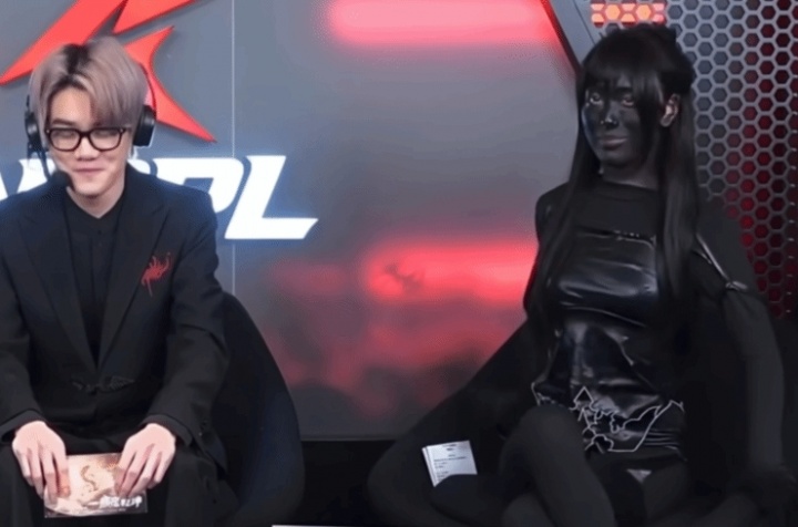 【QY球友会】穿衣不自由！永劫无间女解说被批裙子太短，全身涂黑上镜回击🤣