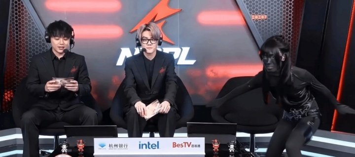 【QY球友会】穿衣不自由！永劫无间女解说被批裙子太短，全身涂黑上镜回击🤣