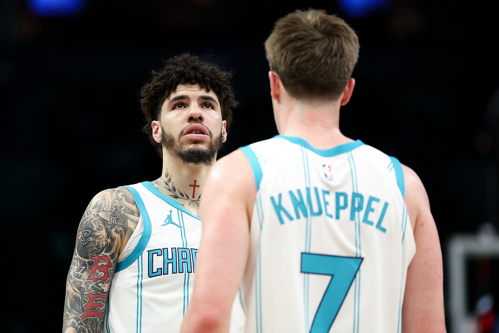  詹姆斯：黄蜂最近几个月状态出色 他们开始享受在一起打球