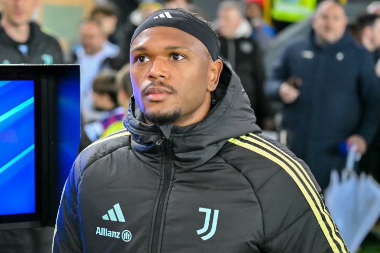 [体育世界]33场2球！罗马诺：尤文已总价4600万自动买断奥蓬达，今夏将出售(图1)