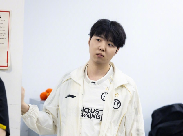 Rookie队安勿念！iG新秀Renard全场爆砍14-3-29，一度打懵Creme