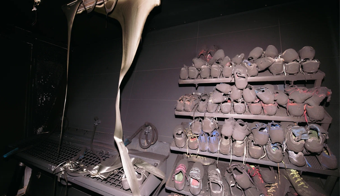 [第一观察]巴塞尔官方晒小木屋区域火灾受损情况⚽：更衣室、理疗区等区域受损(图2)