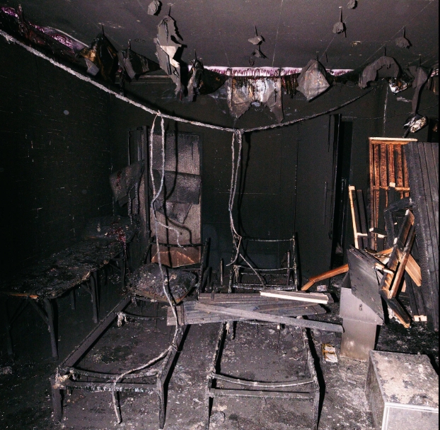 [第一观察]巴塞尔官方晒小木屋区域火灾受损情况⚽：更衣室、理疗区等区域受损(图4)