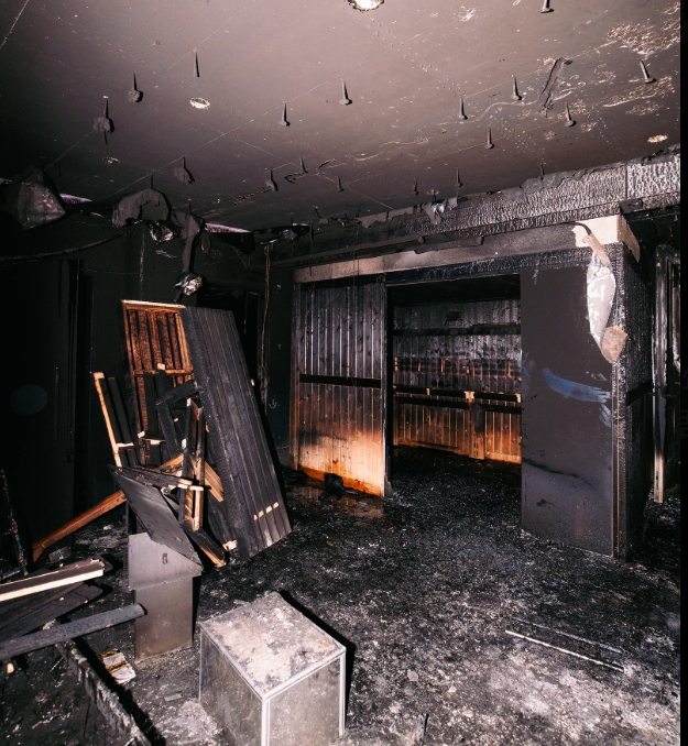 [第一观察]巴塞尔官方晒小木屋区域火灾受损情况⚽：更衣室、理疗区等区域受损(图5)