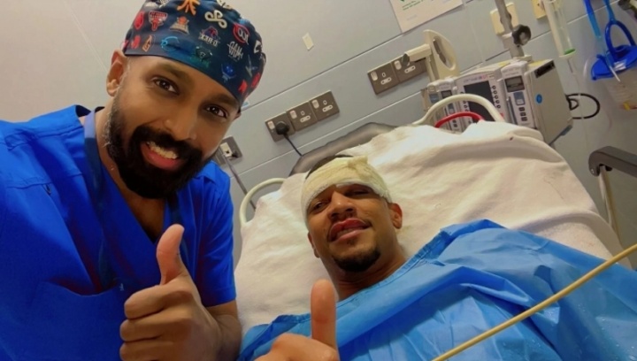 [新闻现场]灾难表现⚽！吉达国民后⭐卫⬆️亚冠开场乌龙，再踢中柔佛前锋面部直红！(图2)