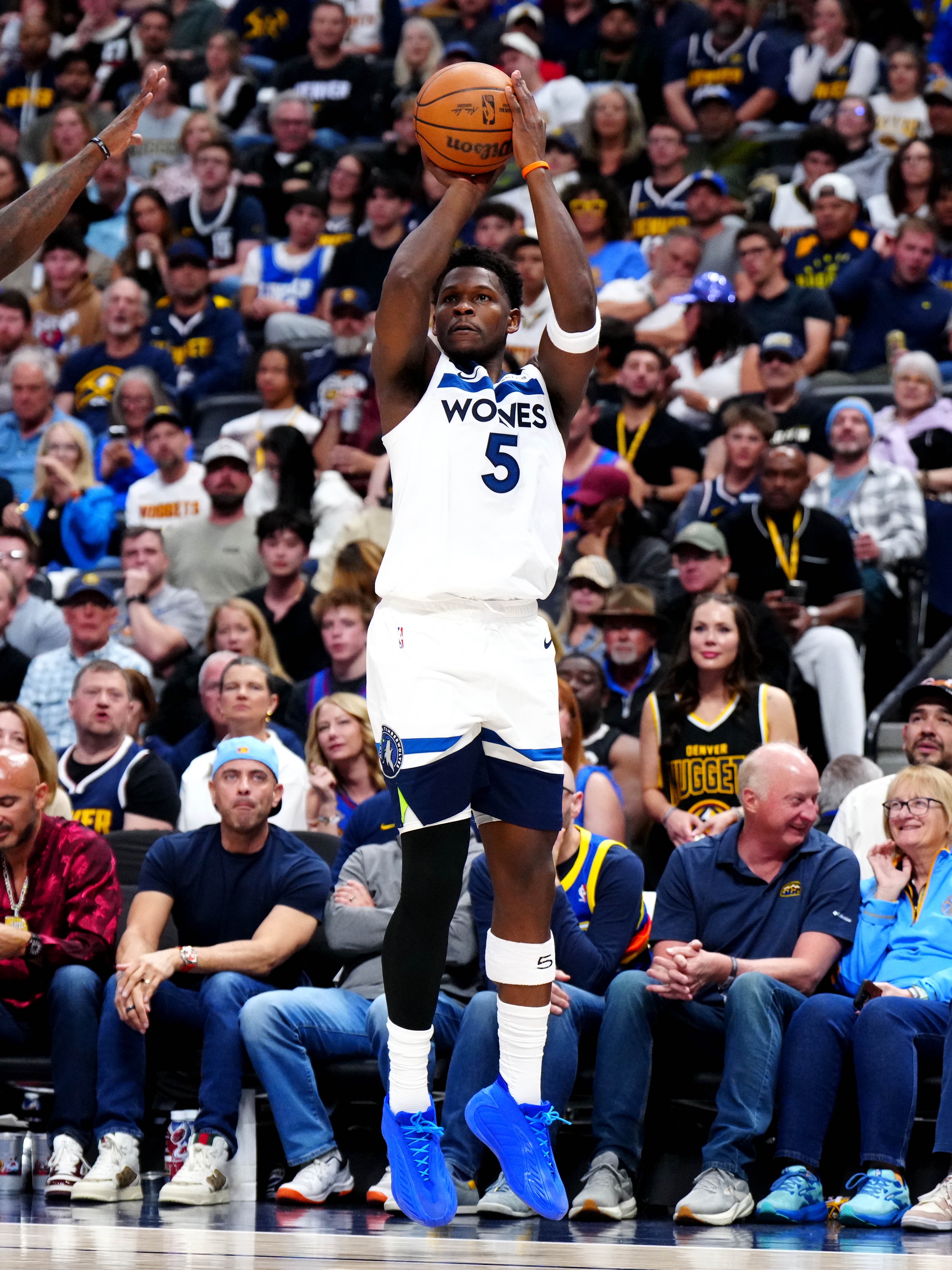 [掘金]群狼消耗！穆雷43分钟约老师40分钟 瓦兰只给3分钟短轮换累垮掘金(图3)