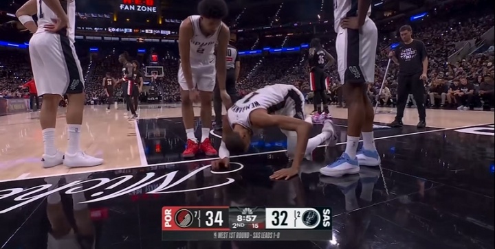 [实时播报]Shams：文班进入脑震荡保护协议！将缺席G2剩余比赛！⬆️(图4)