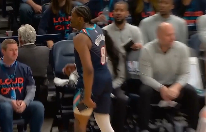 【值得一看】双腿筋都拉了？杰伦威左腿筋不舒服 本场回归成疑！(图2)