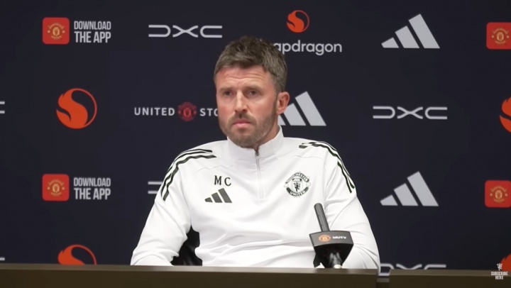 【体育资讯】卡里克：德里赫特正在往好的方向康复 晚场比赛太多我也同情球迷(图1)