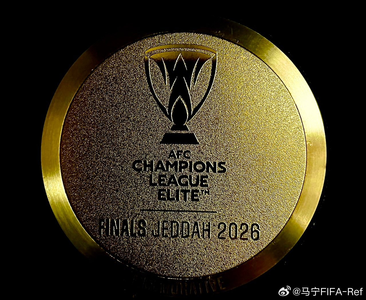 【亚冠精英】因误判提前回国？马宁回击沙特媒体：今天真回国了，带着奖牌(图3)