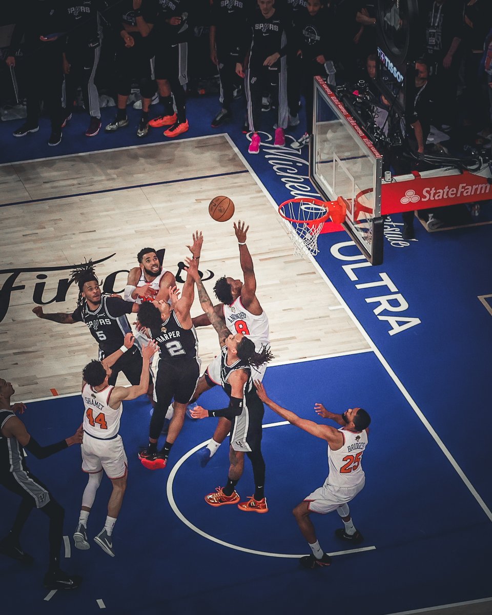 世界名画！NBA官方晒OG绝杀：在麦迪逊广场花园聚光灯闪烁下