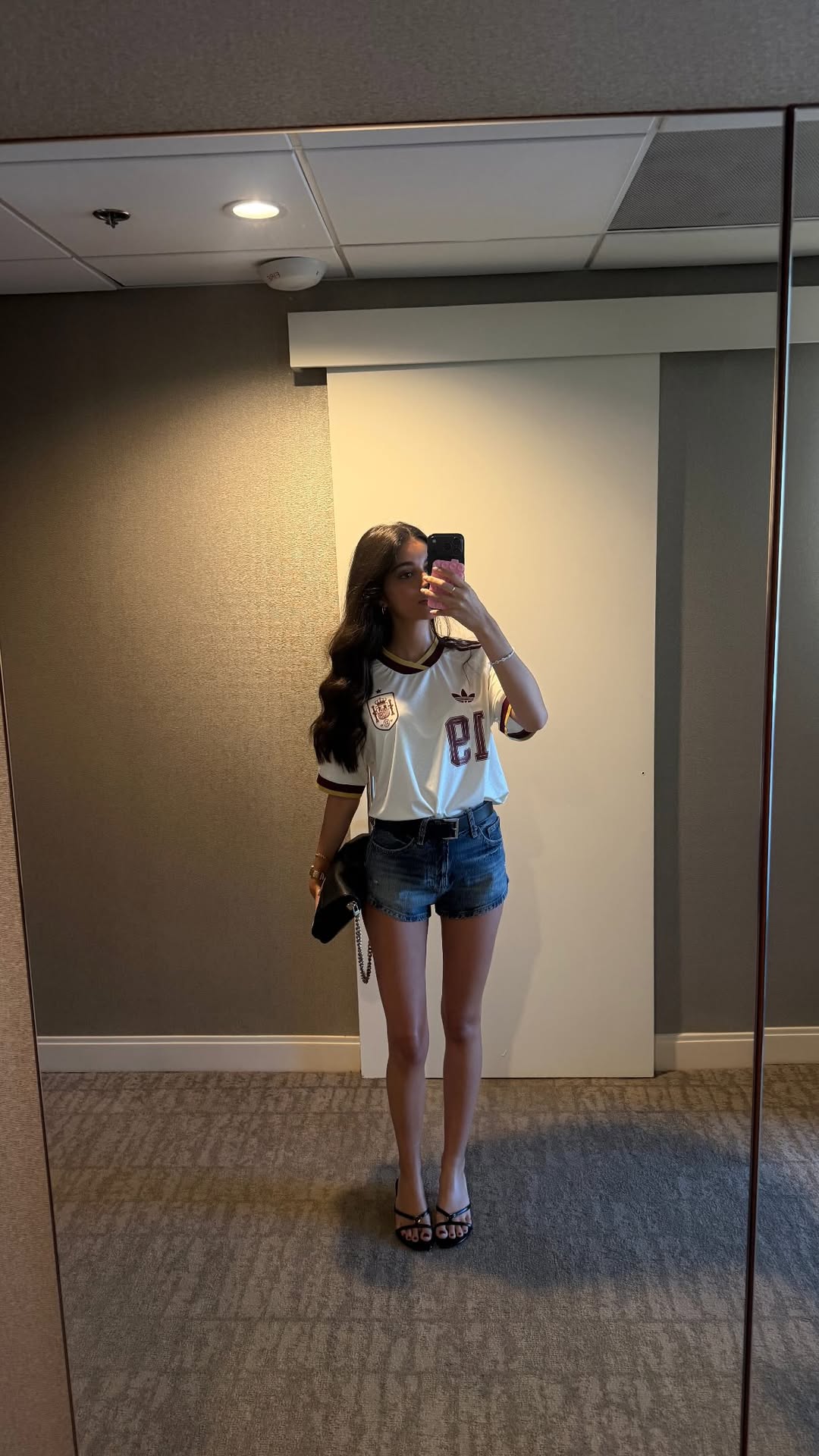【体育头条】暖心18岁亚马尔世界杯首秀爆冷平佛得角，21岁女友拥抱安慰(图13)