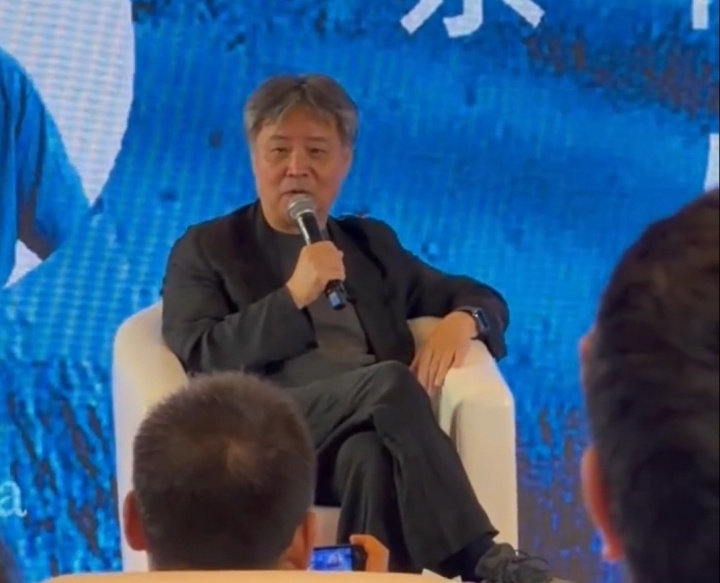 余华：看到梅西戴帽我吓了一跳，意大利可以考虑和中国踢场友谊赛