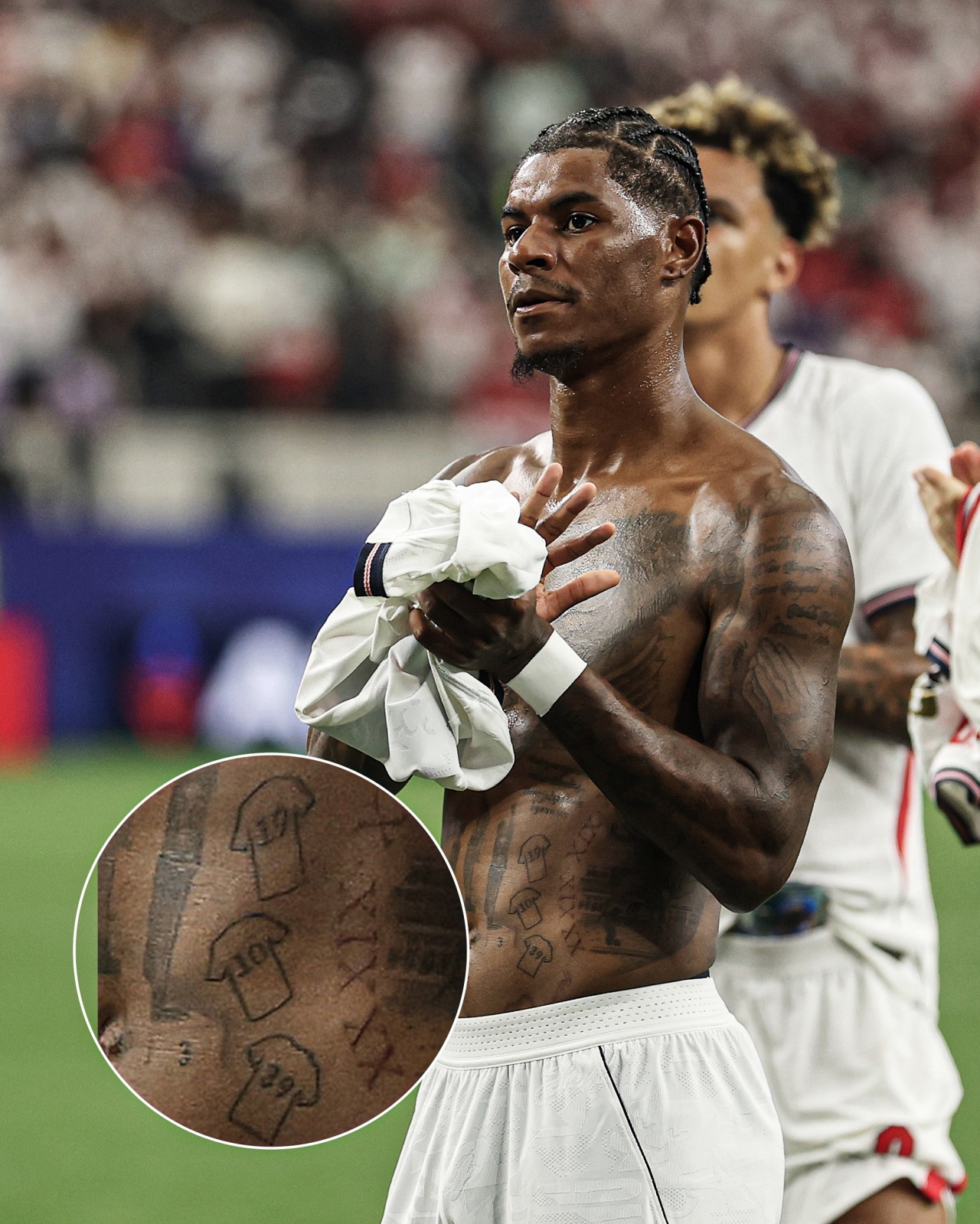 今夏回归红魔！ESPN晒照：拉什福德将在曼联的3个号码都纹在腹部