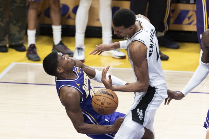 ESPN:马刺欲补强空间型内线&八村成潜在目标 多名内线想搭档文班 ESPN:马刺欲补强空间型内线&八村成潜在目标 多名内线想搭档文班