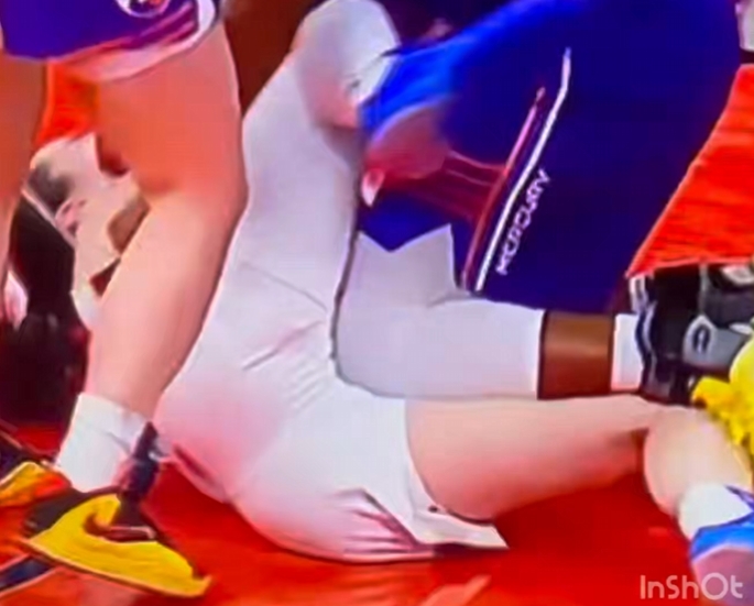 [WNBA]杀人技啊！克拉克被对手按地锁喉没吹犯规 赛后联盟追加恶犯&禁赛(图3)