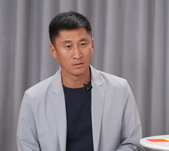 马宁：我觉得国际赛事国内赛事都一样，我赛前的准备没有任何区别