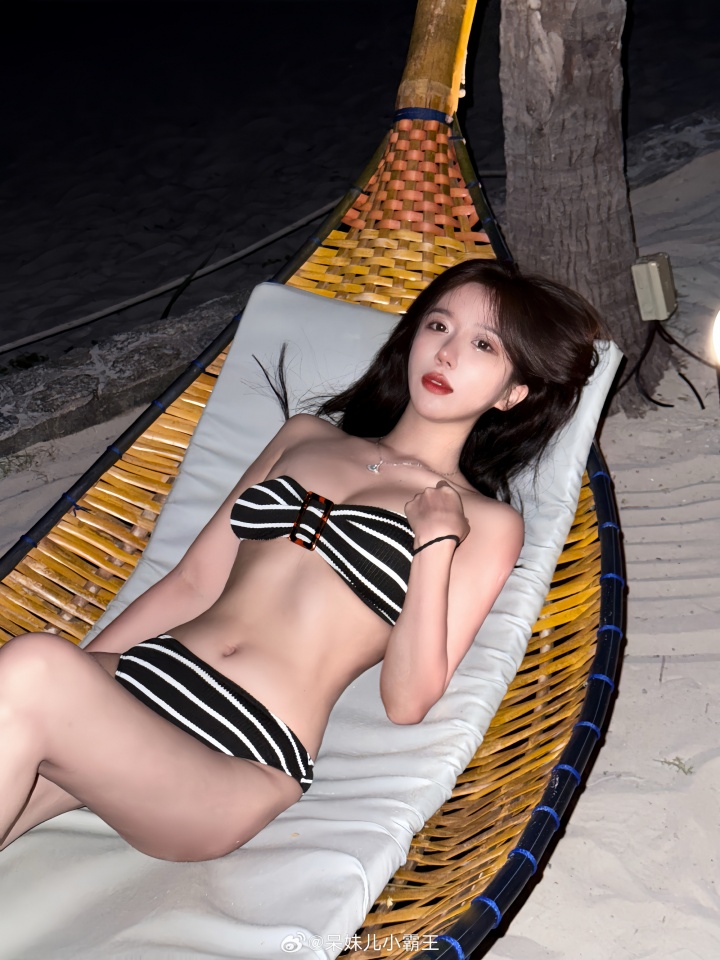 性感主播呆妹儿被嘲讽:千万粉丝没人刷礼物!圈不到钱,播什么?
