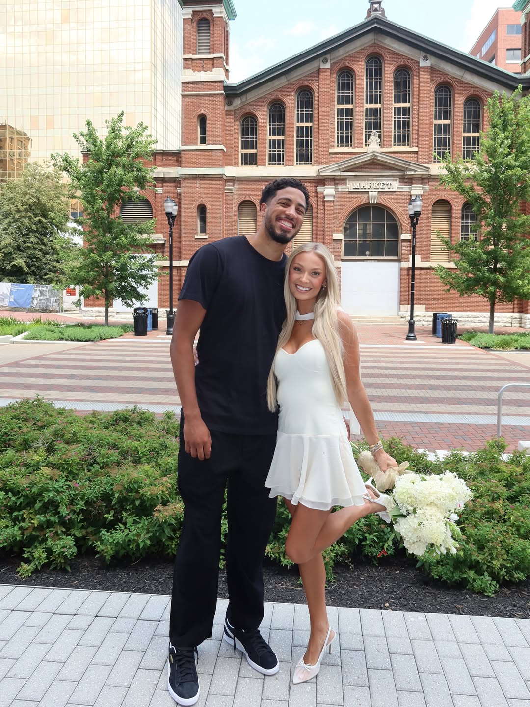 这下合法了❤哈利伯顿与未婚妻Jade已在法院登记结婚！