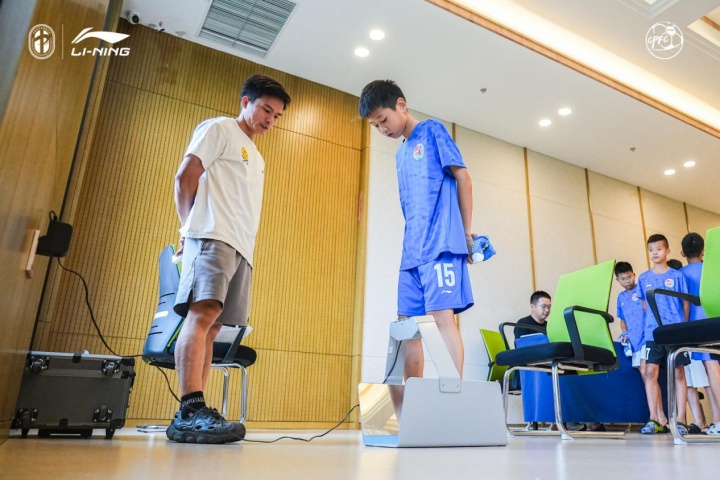 【最新进展】四大营区逐梦绿茵 2025➡️/26全国小学生足球训练营火热开展(图8)