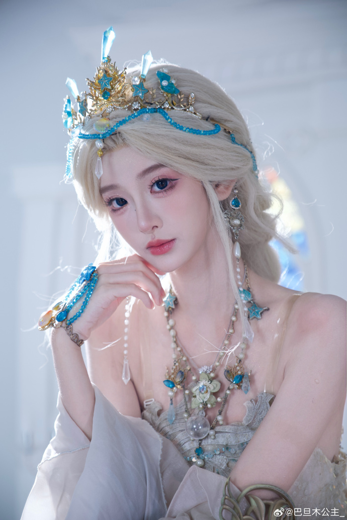 美😍😍😍卢本伟妻子晒逆水寒林泽清瑶cos 简直太仙了!