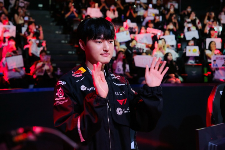 【QY球友会】关键一战!HLE 交手 T1,若 T1 取胜将锁定 S16 世界赛资格
