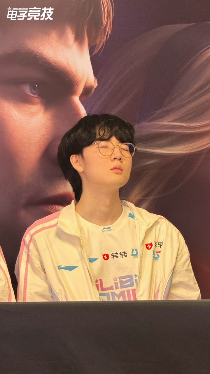难掩悲伤!赛后群访环节Viper与On表情凝重
