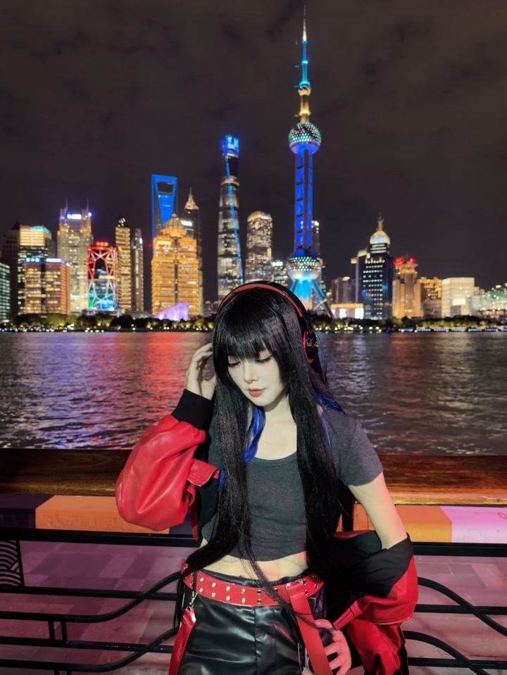 LPL女主持骆歆晒照:我要回去猛练瓦技术,明年解说杯直接秀肌肉【球盟会】