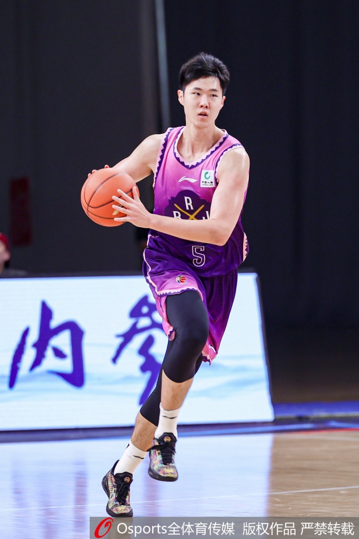 高效！赵嘉义5投4中&三分4投3中得到15分7板1助