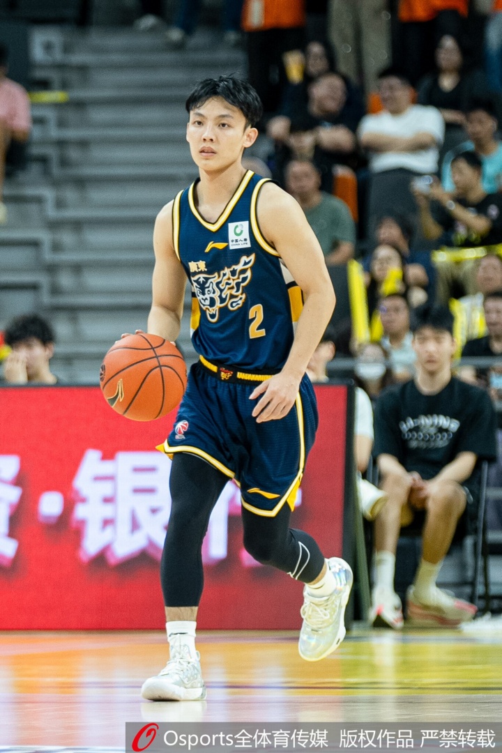 状态一般！徐杰8投2中&三分4中1得5分2板1助1断 正负值-7