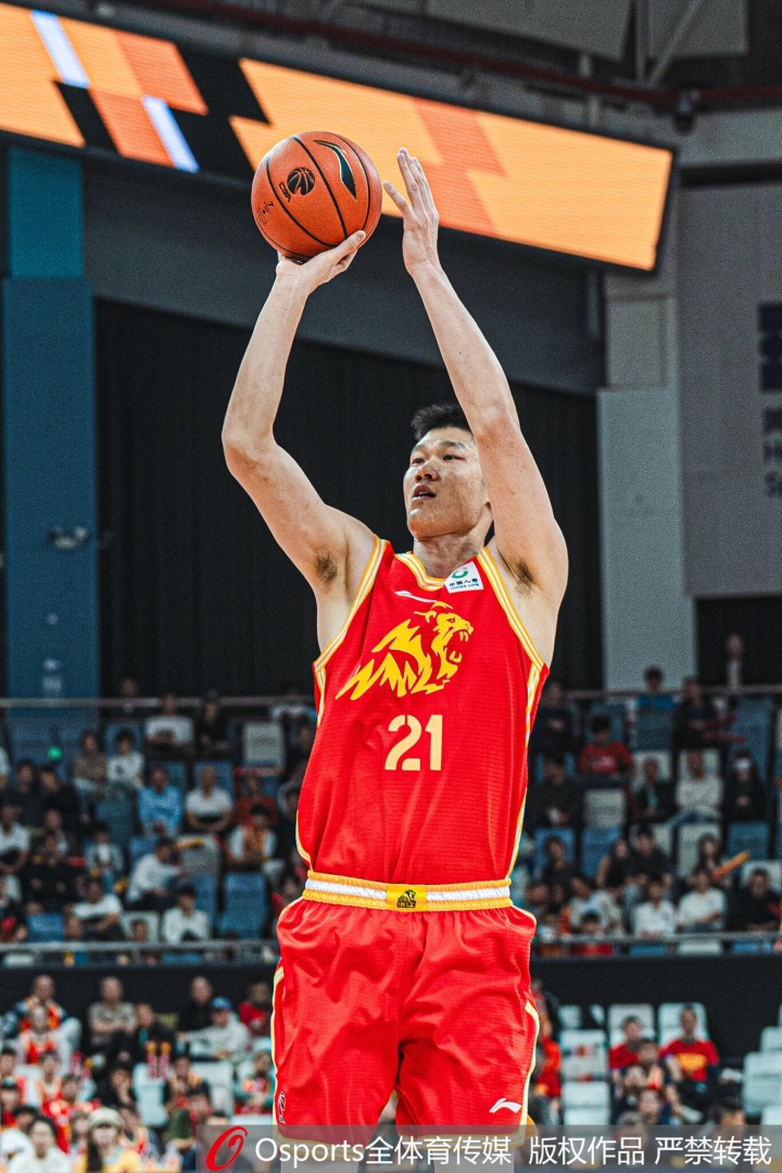 惨不忍睹！广厦半场全队三分16投仅1中 命中率只有6.3%