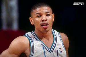 1米6NBA历史最矮球员！Shams：黄蜂明年2月12日退役博格斯1号球衣