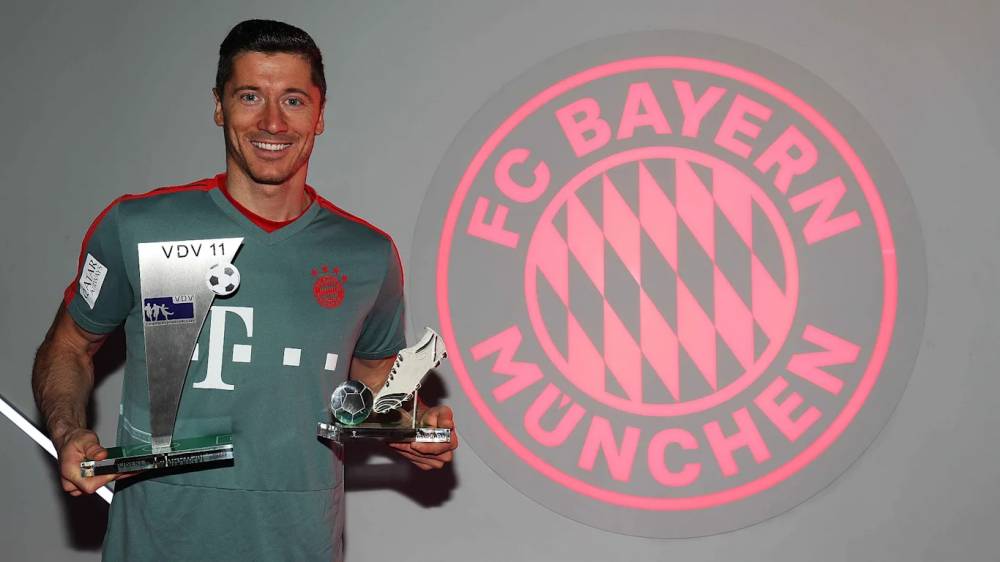 拜仁官方:莱万获得德国职业足球工会最佳球员