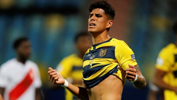 西媒:米兰、巴黎、拜仁和马竞有意厄瓜多尔19岁后卫辛卡皮